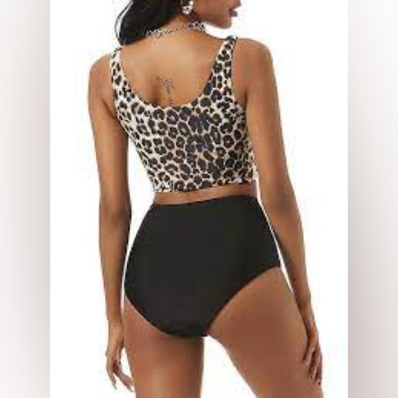 2Piece Bikini Set Full Coverage Swimsuit Tummy Control Padded NWT Size 6 or S - Picture 2 of 2